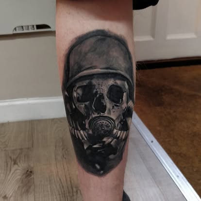 Black & grey skull with gas mask